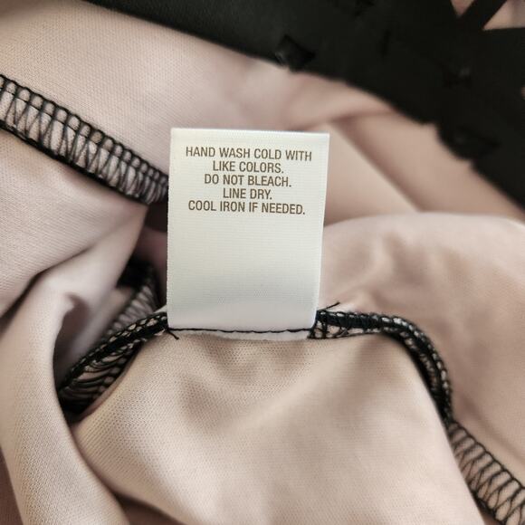 SIGNATURE CAMRYN Black Eyelet Laser Cut Sheath Dress Size 16 - Picture 9 of 10